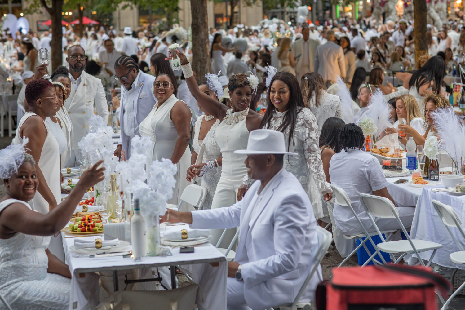 foule au Dîner en blanc