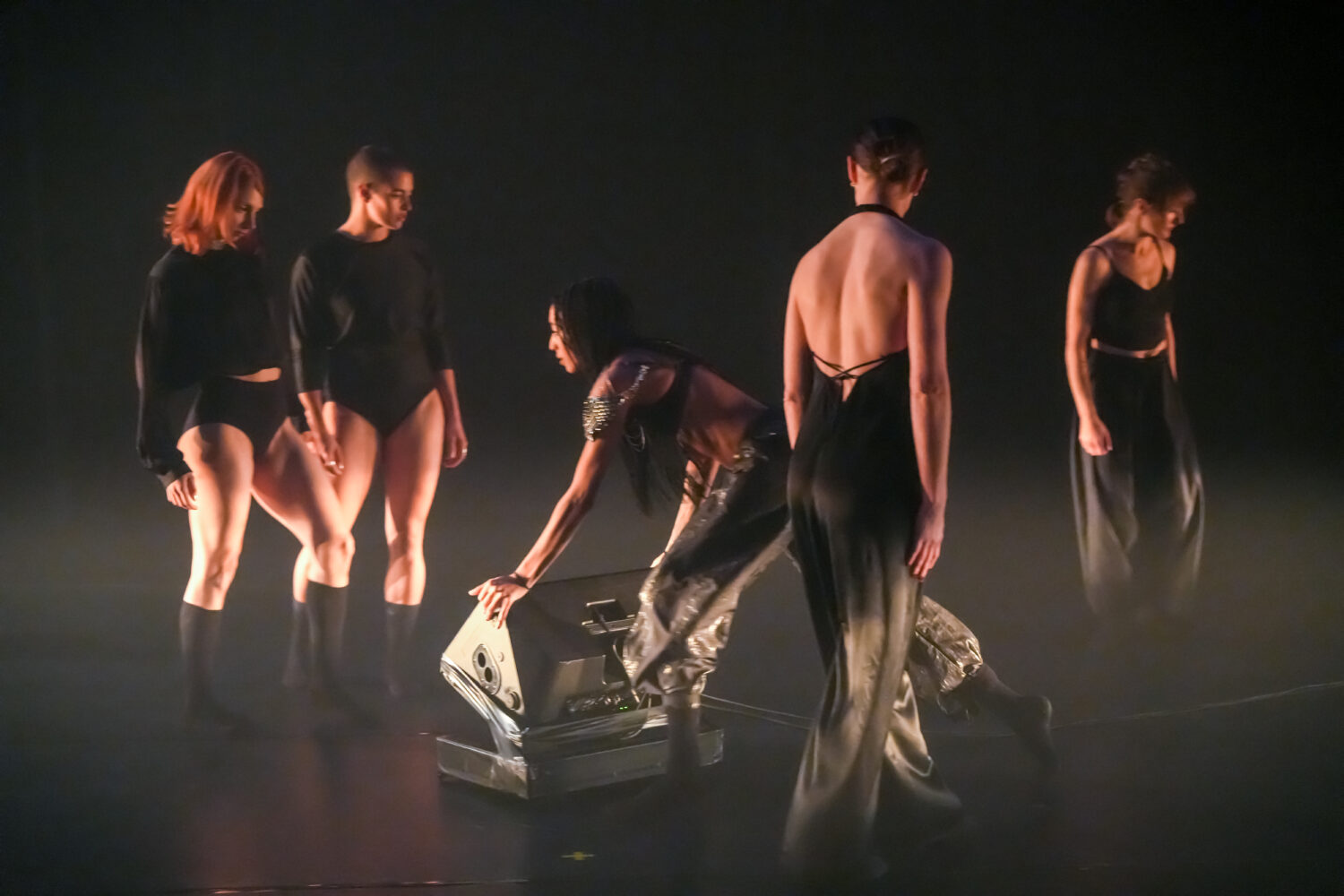 Myriam Arseneault Campbell, Gabby Kachan, Stacey Désilier, Kimberley de Jong et Marie-Eve Quilicot.