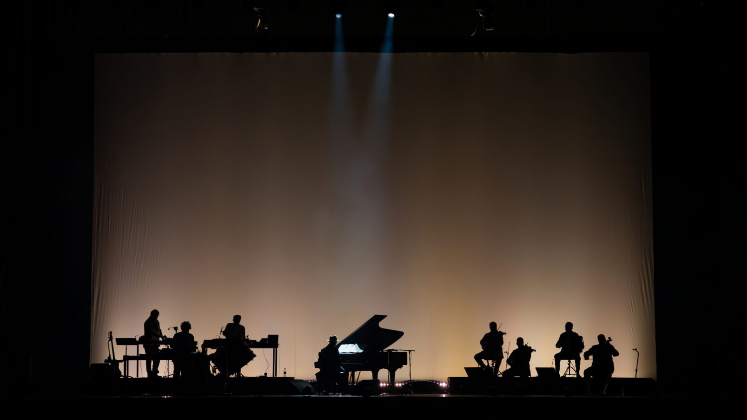 piano de Ludovico Einaudi sur la scène