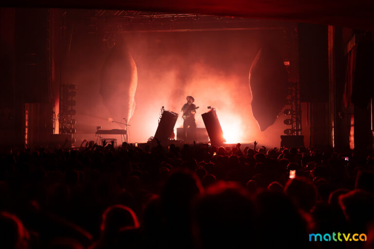 Monolink rallume Montréal devant une salle sold out