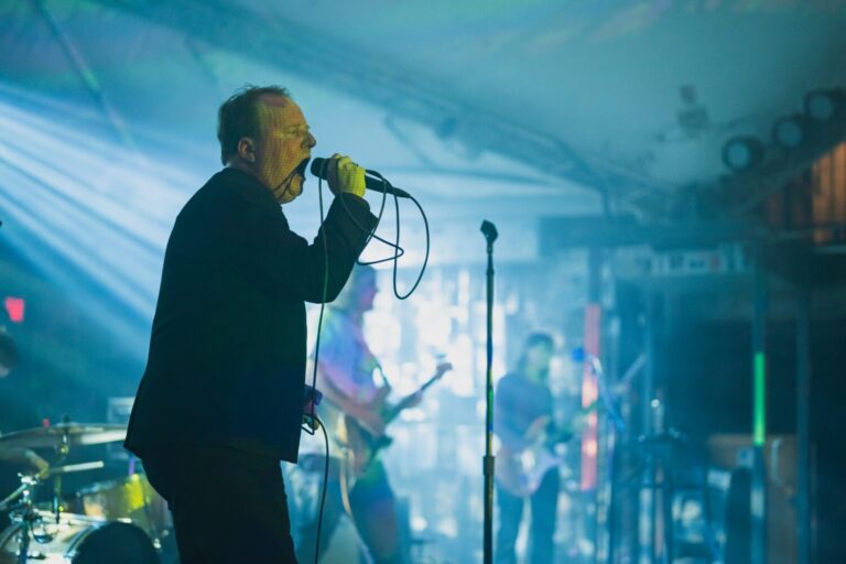 Tavern Tour, un punk vert de rage : Alix Fernz, Hot Garbage, Yoo Doo Right et Protomartyr au Belmont