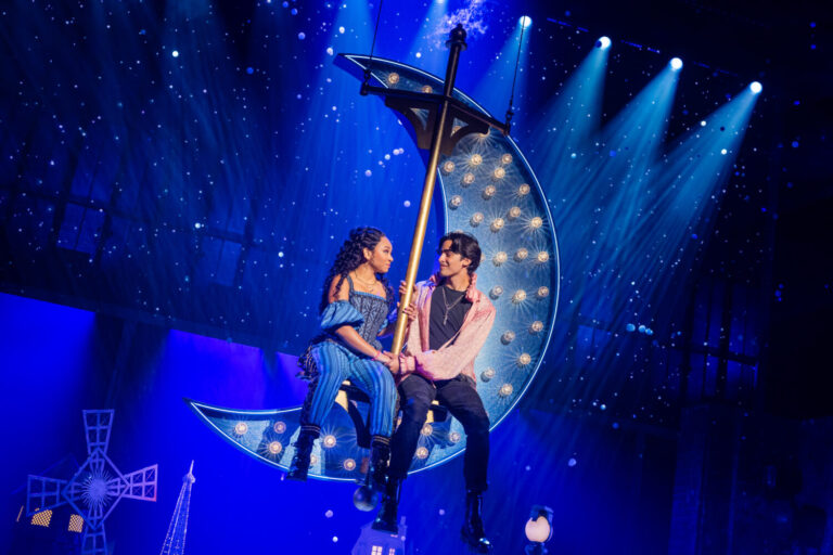 & Juliet à la Place des Arts