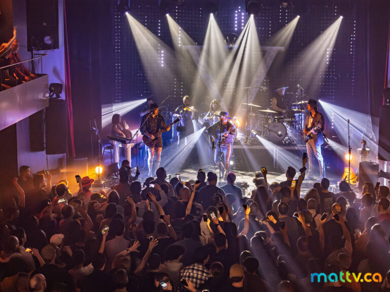 Bleu jeans Bleu présente son nouvel album Record Nº V au Club Soda