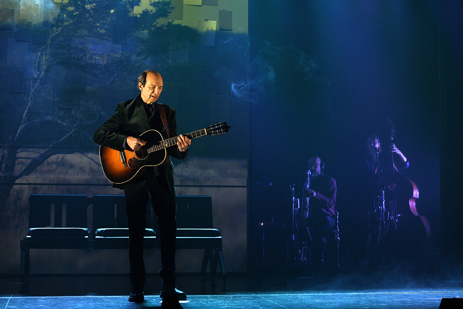 Michel Rivard avec sa guitarre