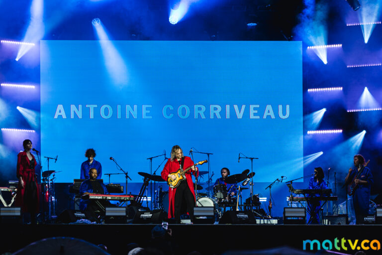 Francos 2026 – Antoine Corriveau et les chansons d’Oiseau de Nuit illuminent les Francos