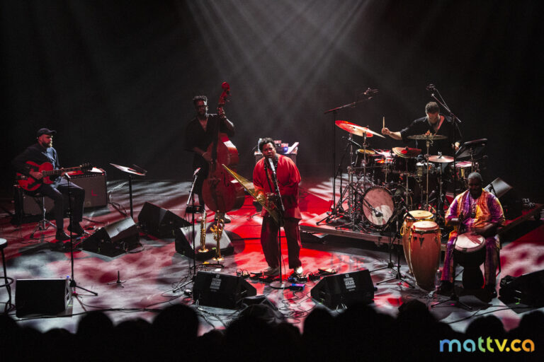 FIJM 2026 – Chief Xian aTunde Adjuah au Théâtre Jean-Duceppe