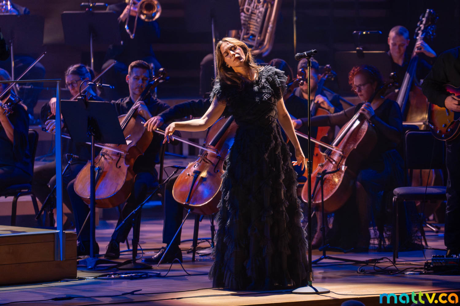 Ghostly Kisses avec l'Orchestre Filmharmonique de Montréal